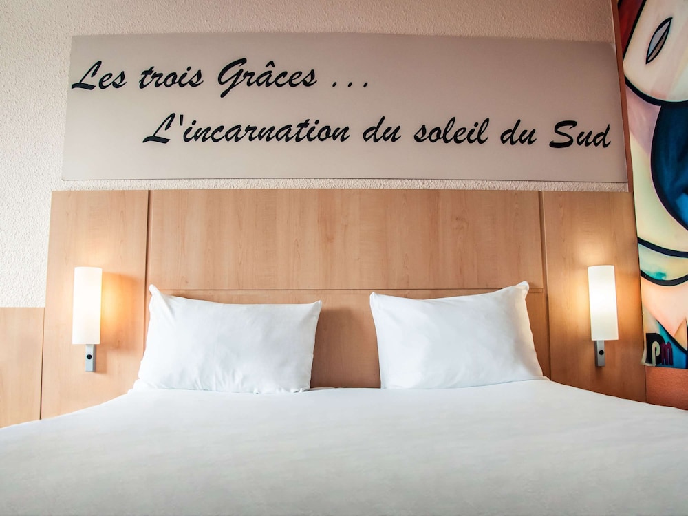 Executive Room, 1 Double Bed with Sofa bed - Photo 11