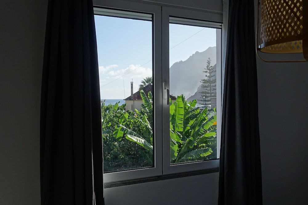 Basic Room, 2 Twin Beds, Sea View photo 2