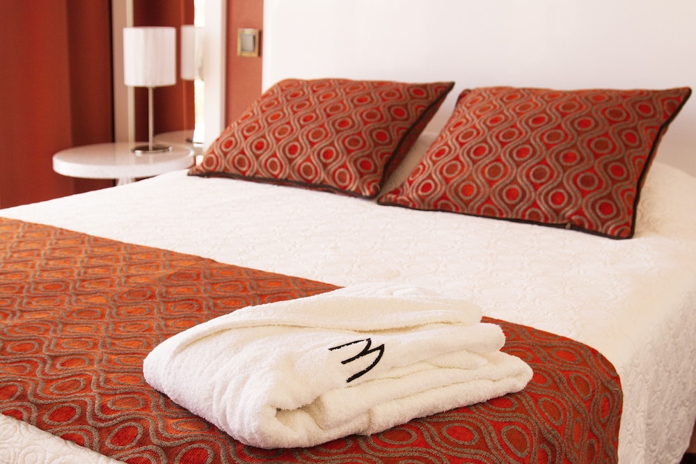Standard Double or Twin Room - Photo 5