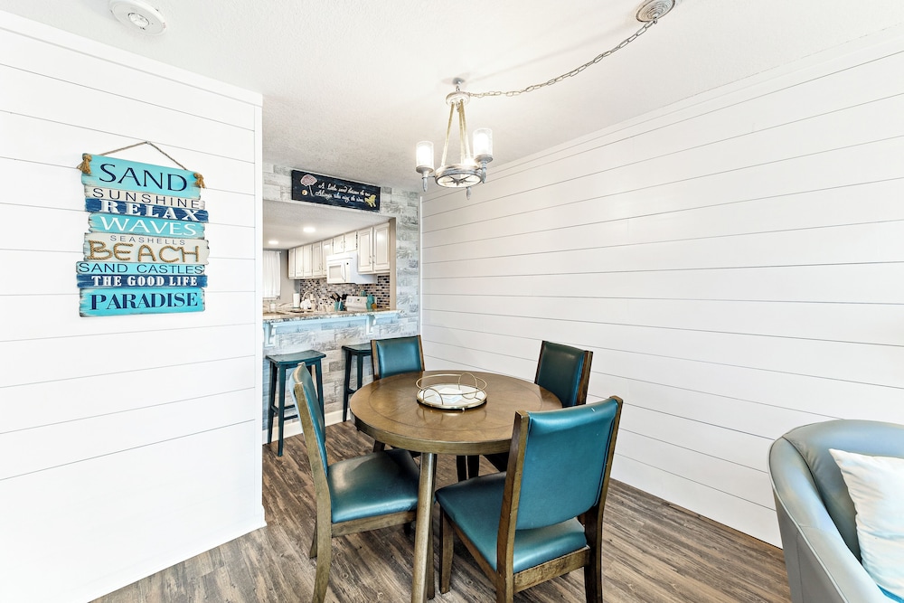 Signature Condo, Kitchen, Beach View photo 3