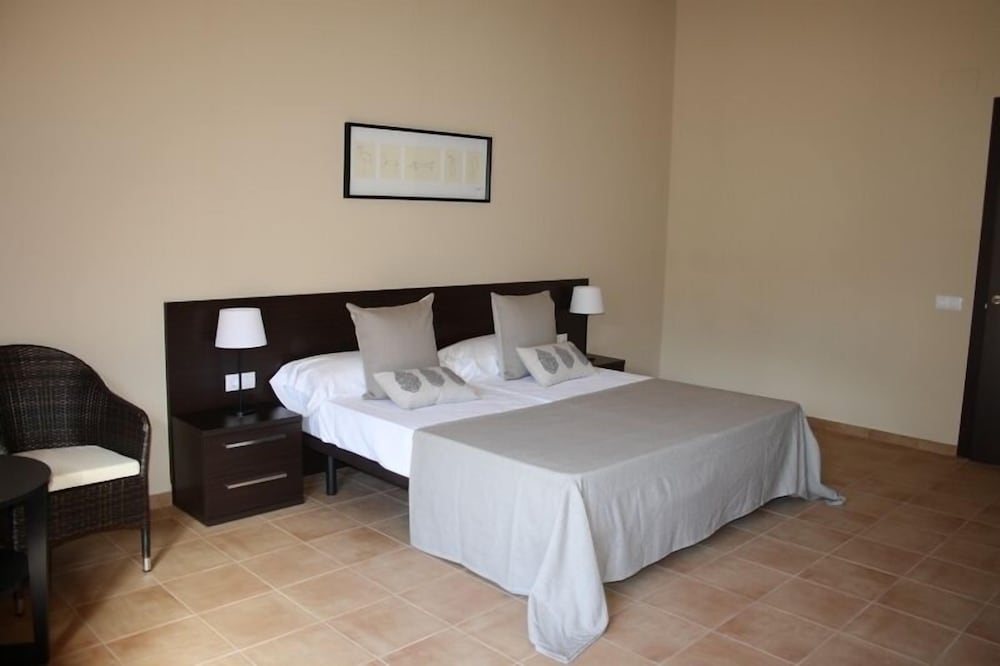 Standard Double Room - Photo 5