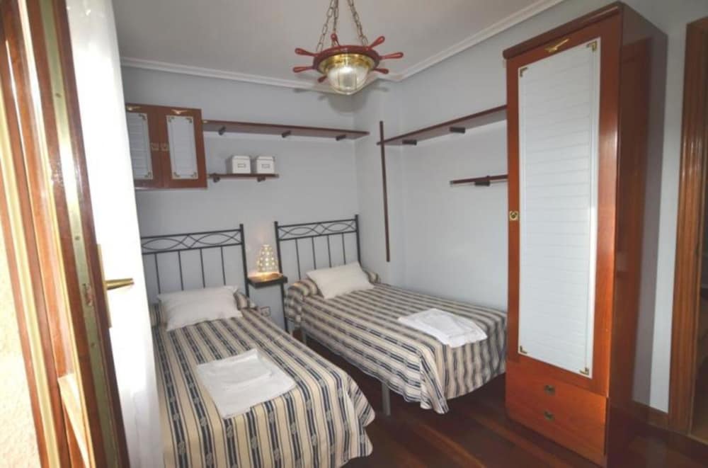 Family Apartment, 2 Bedrooms, Pool View photo 2