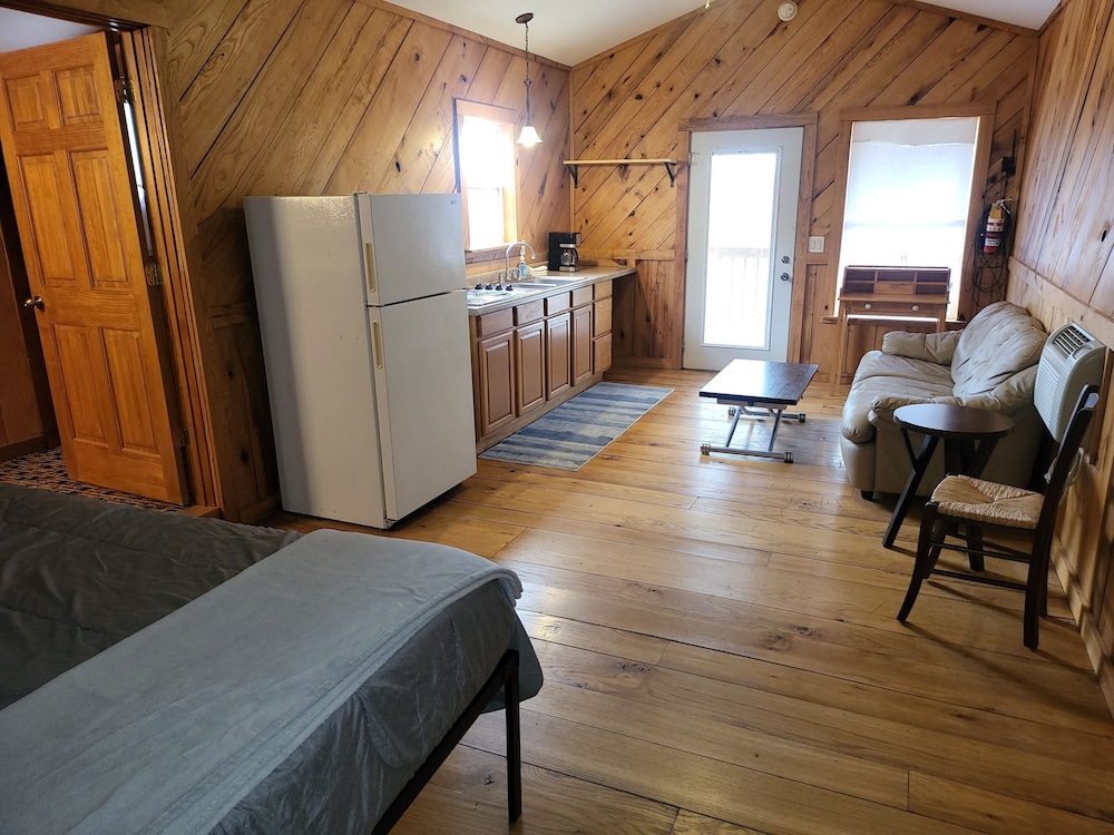 Traditional Cabin photo 1