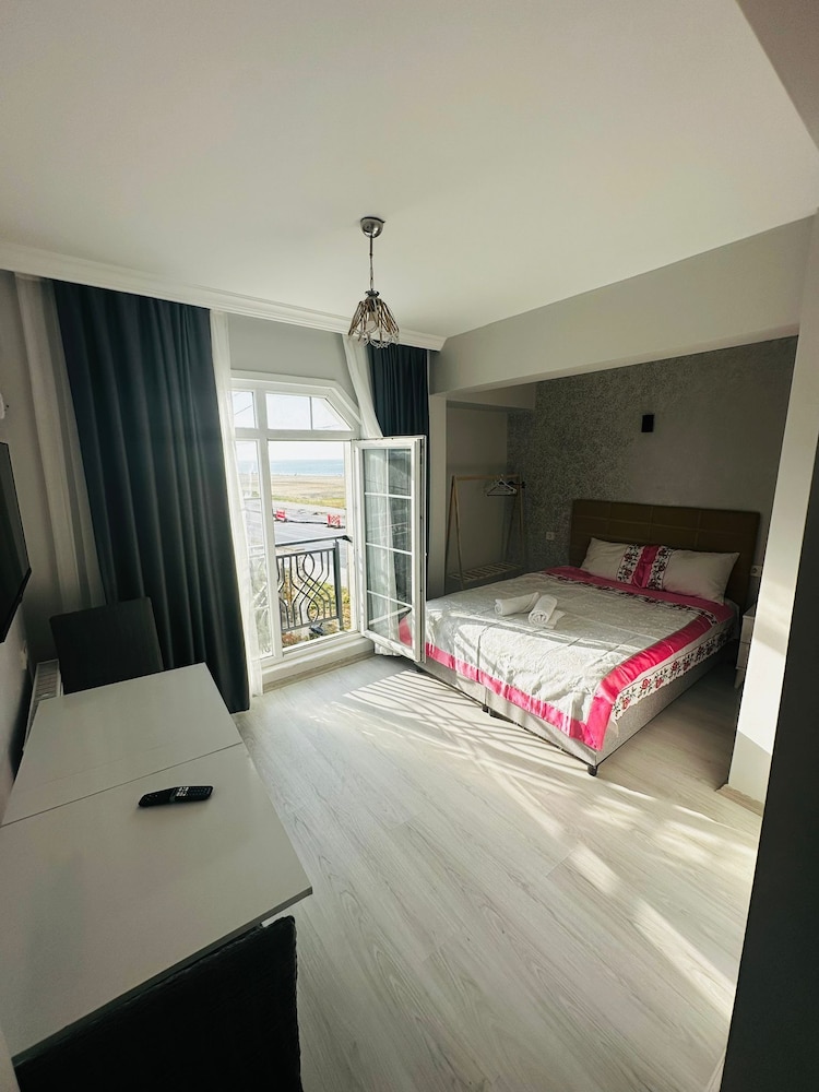 Standard Double Room - Photo 20