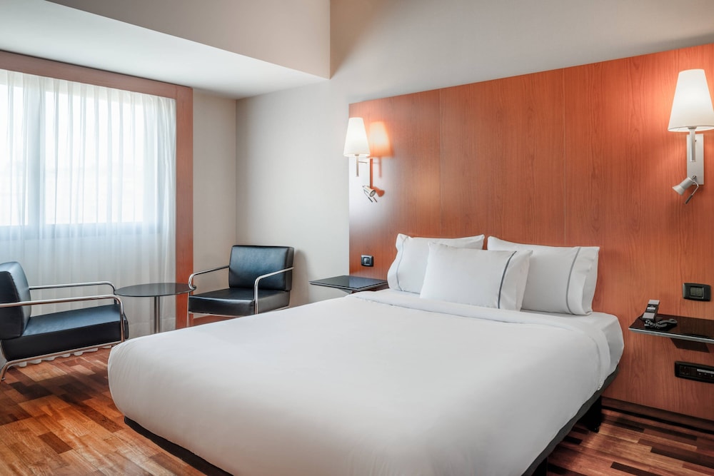 Standard Room, 1 Queen Bed