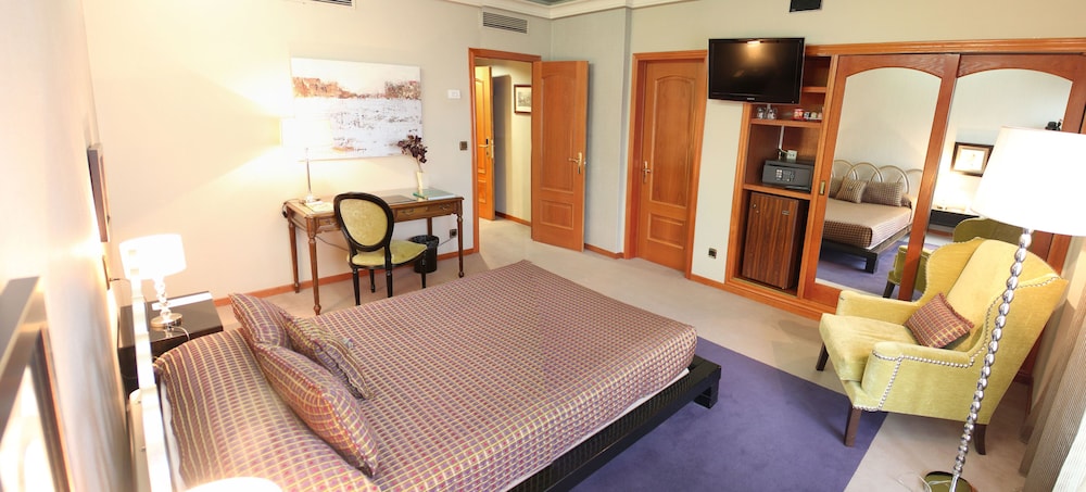 Double Room - Photo 2
