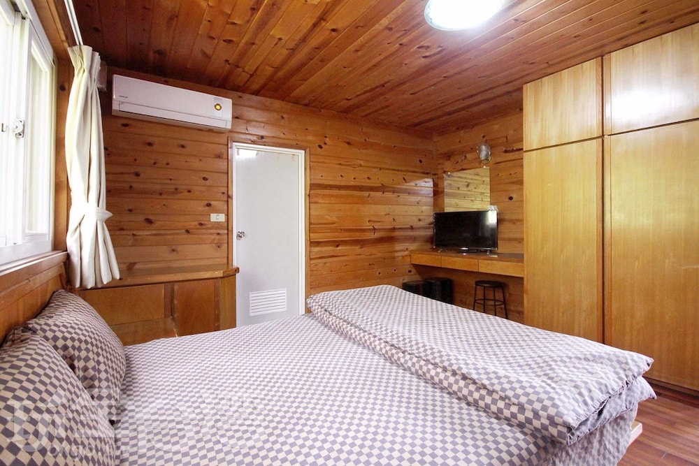 Chalet (6 People) photo 3