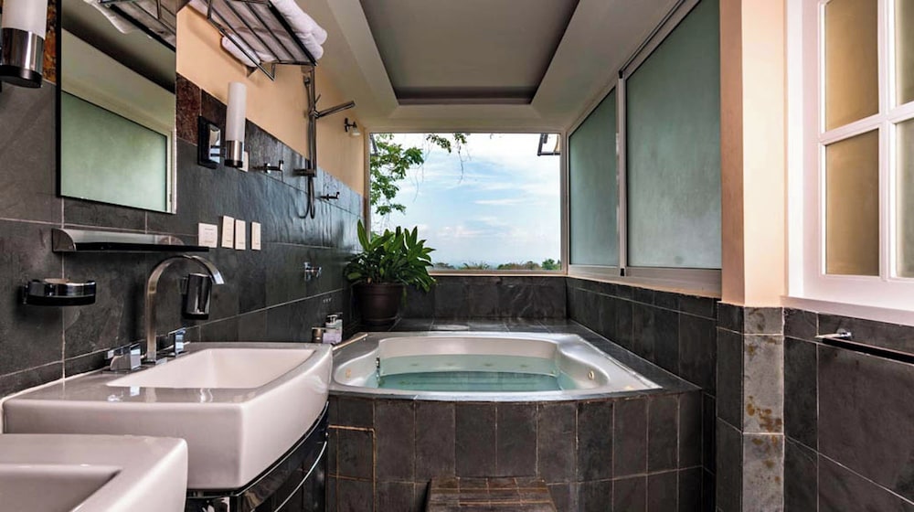 Villa photo 2
