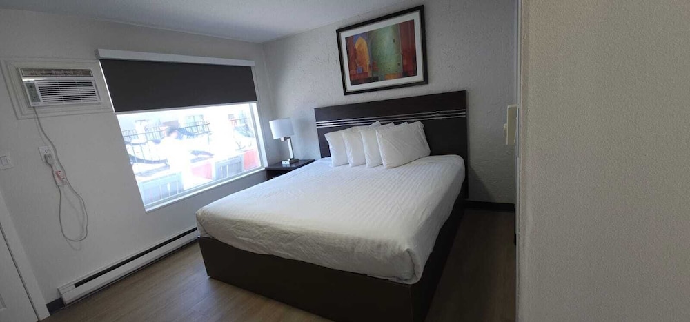 Signature Suite, 1 Bedroom, Kitchenette photo 3