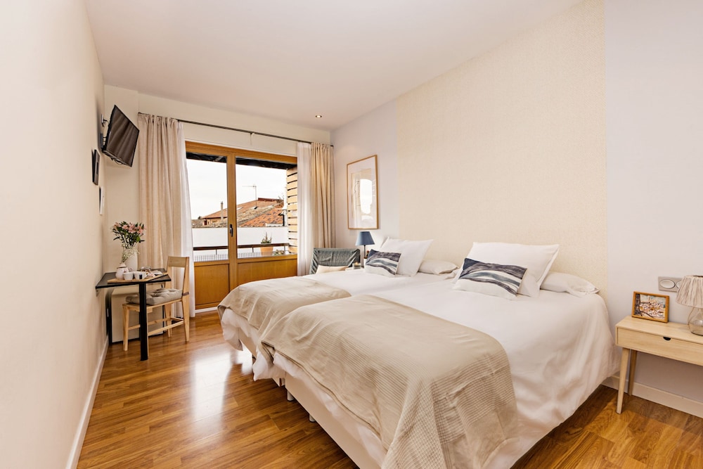 Standard Single Room, Private Bathroom