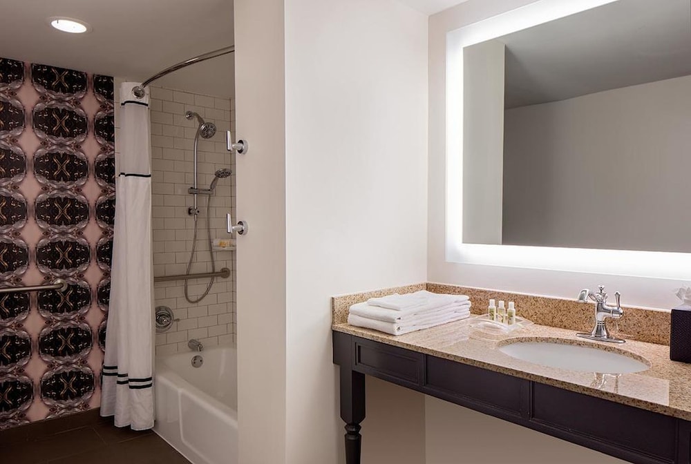 Holiday Inn Hotel French Quarter-Chateau Lemoyne by IHG, Photo 3