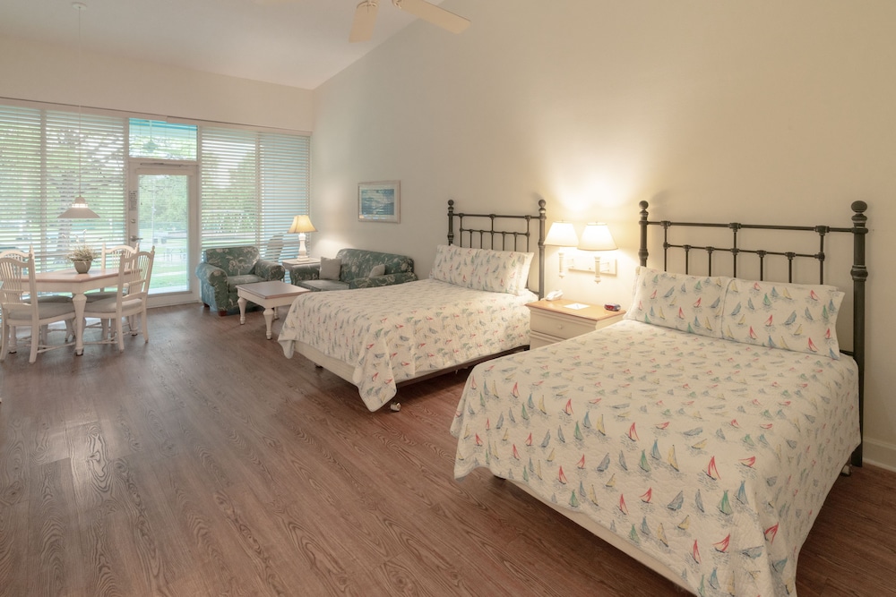 Basic Double Room, 2 Double Beds, Non Smoking