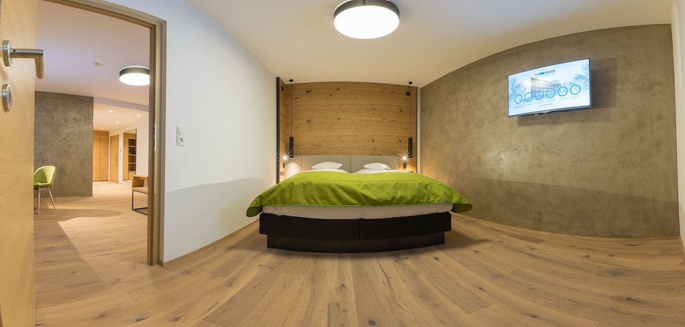 Junior Suite, 1 Bedroom (Royal) photo 3