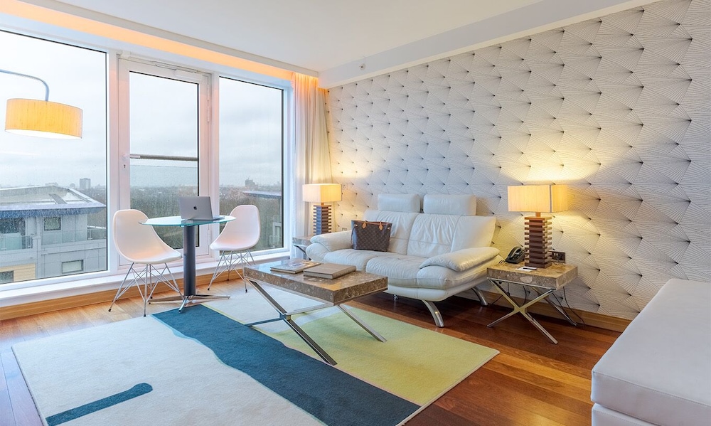 Suite (Executive One Bedroom Triple)