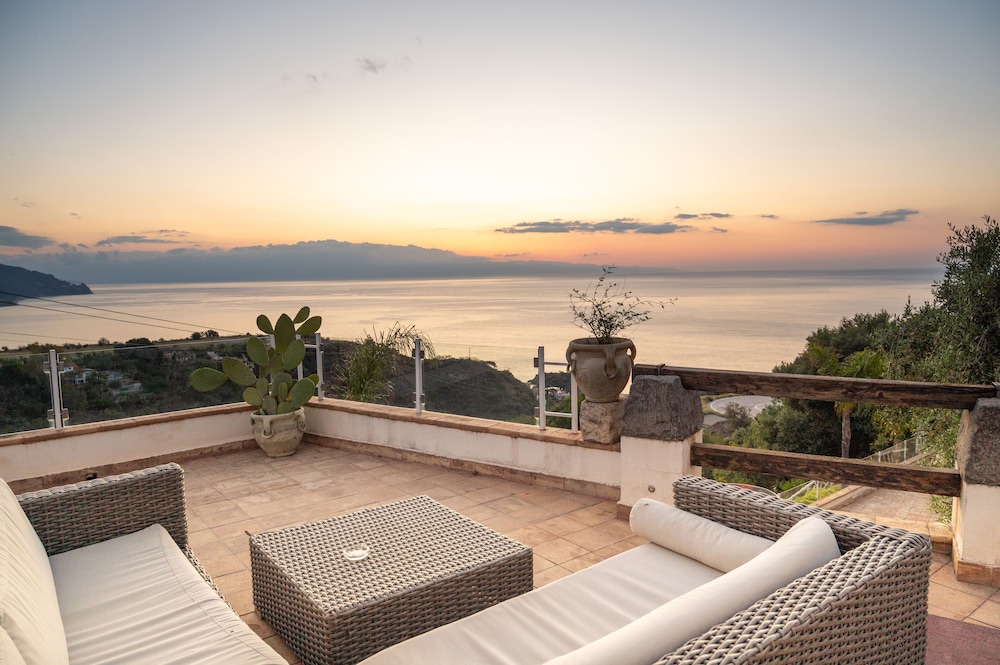 Panoramic Double Room, 1 Double Bed, Terrace, Sea View (Private Entrance) photo 2