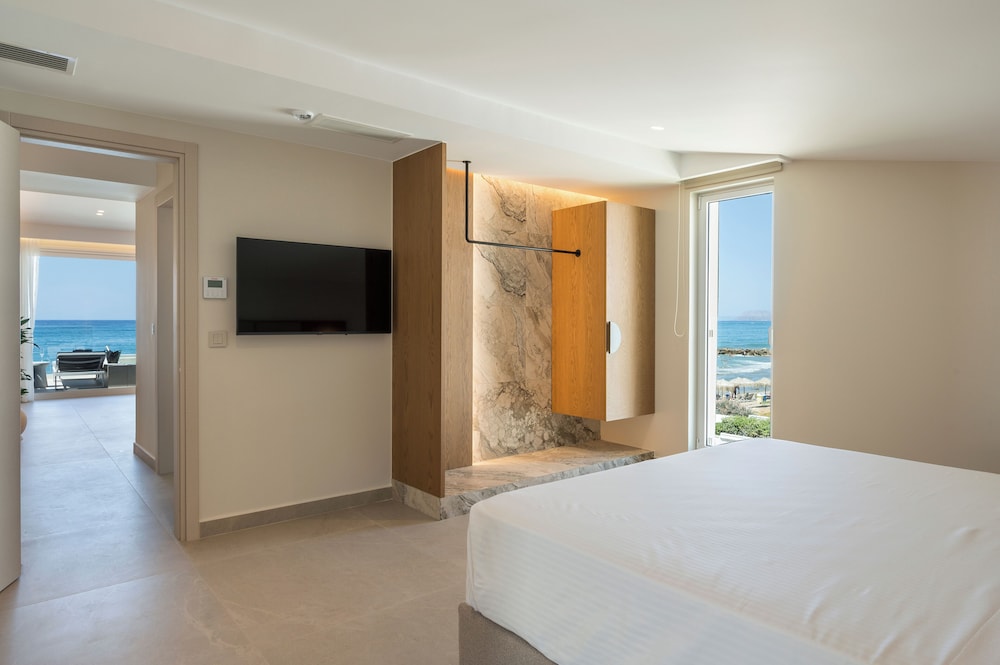 Beachcomber Suite - Beachfront with Private Pool - Photo 3