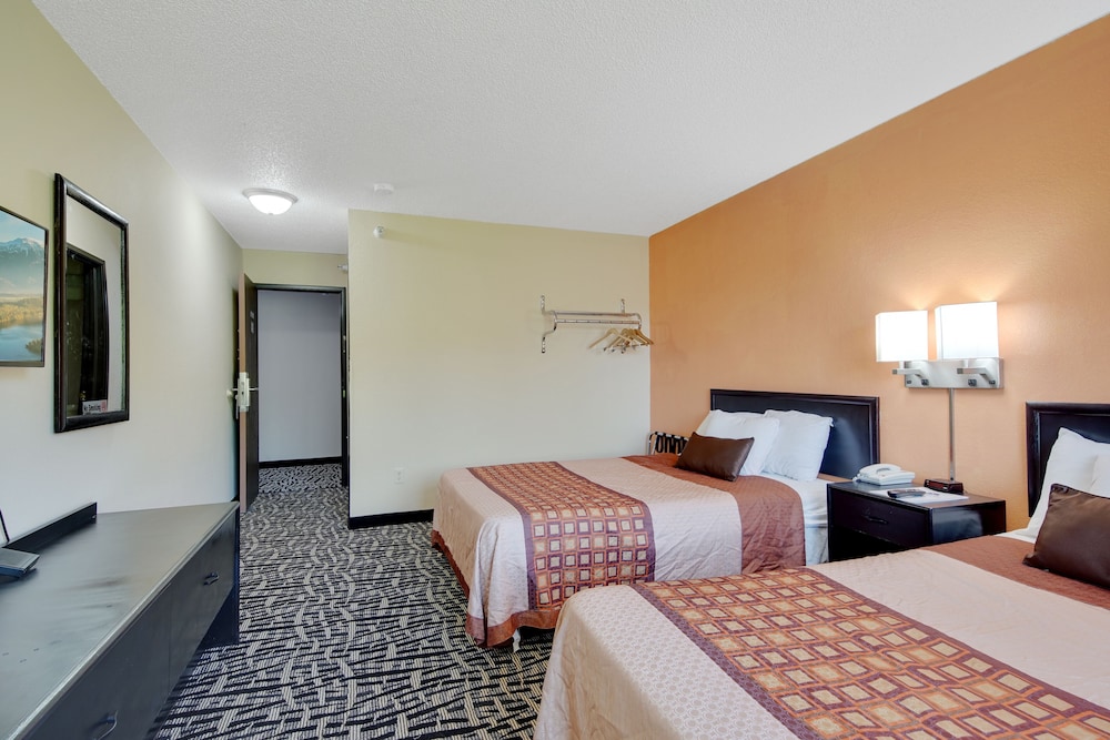 Room, 2 Double Beds, Non Smoking, Refrigerator & Microwave photo 2
