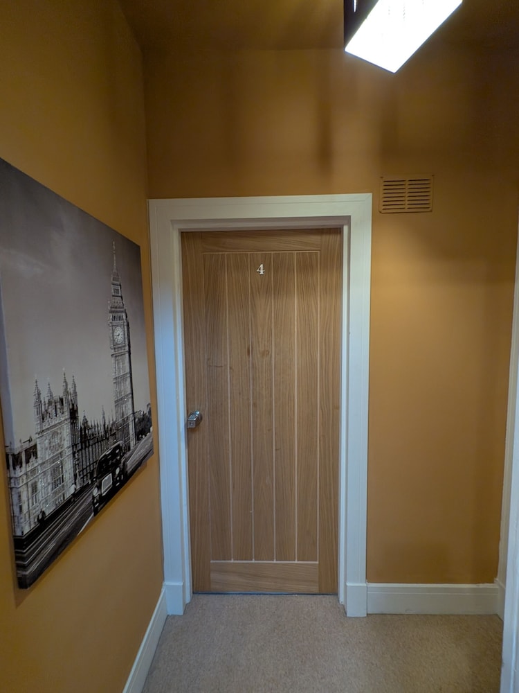 Economy Twin Room, Shared Bathroom