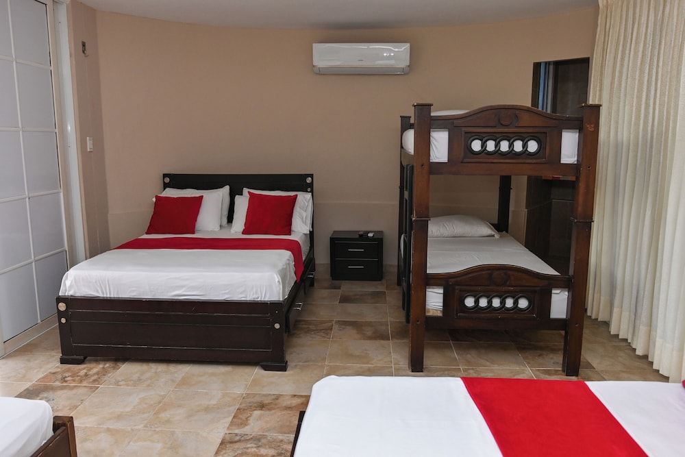 Family Twin Room, Multiple Beds, Mountain View photo 2