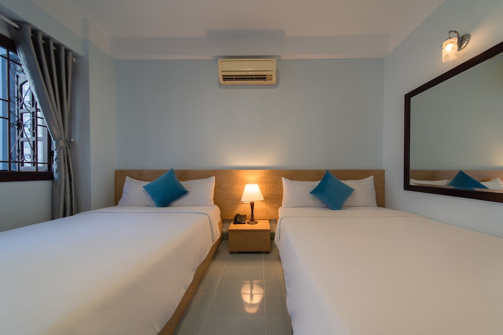 Deluxe Quadruple Room - Photo 3