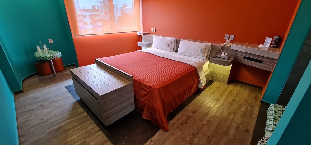 Basic Suite, Private Bathroom