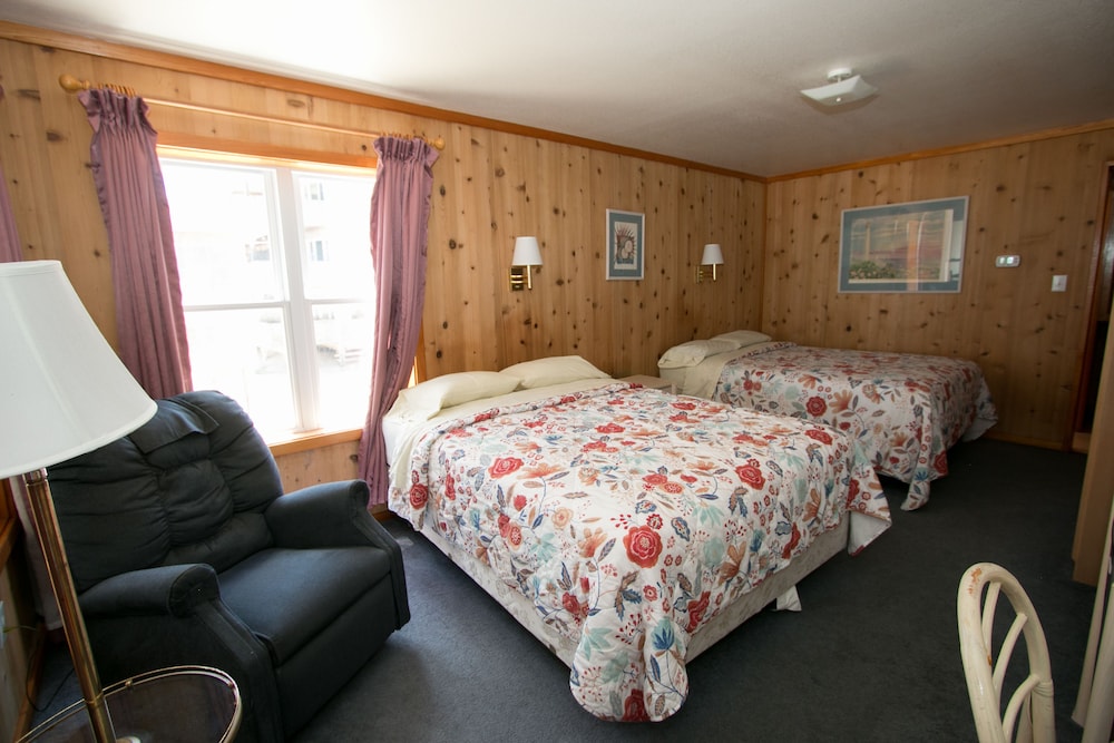 Standard Room, 2 Queen Beds, Non Smoking photo 2