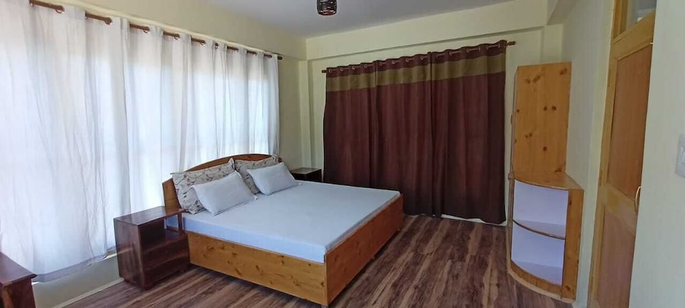 Economy Room