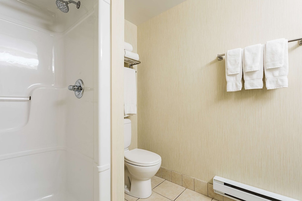 Standard Room, Multiple Beds, Non Smoking, Tower (Fireplace), photo 6