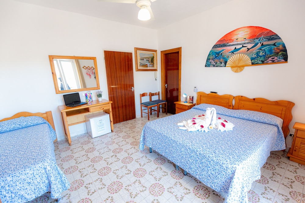 Standard Triple Room (Fan)