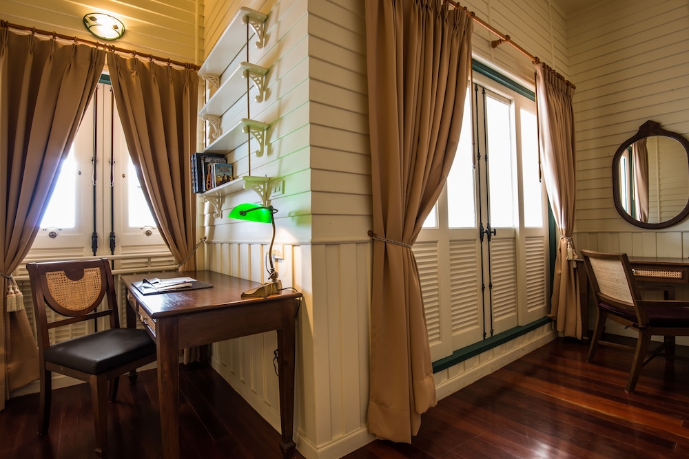 Deluxe Room - Photo 10