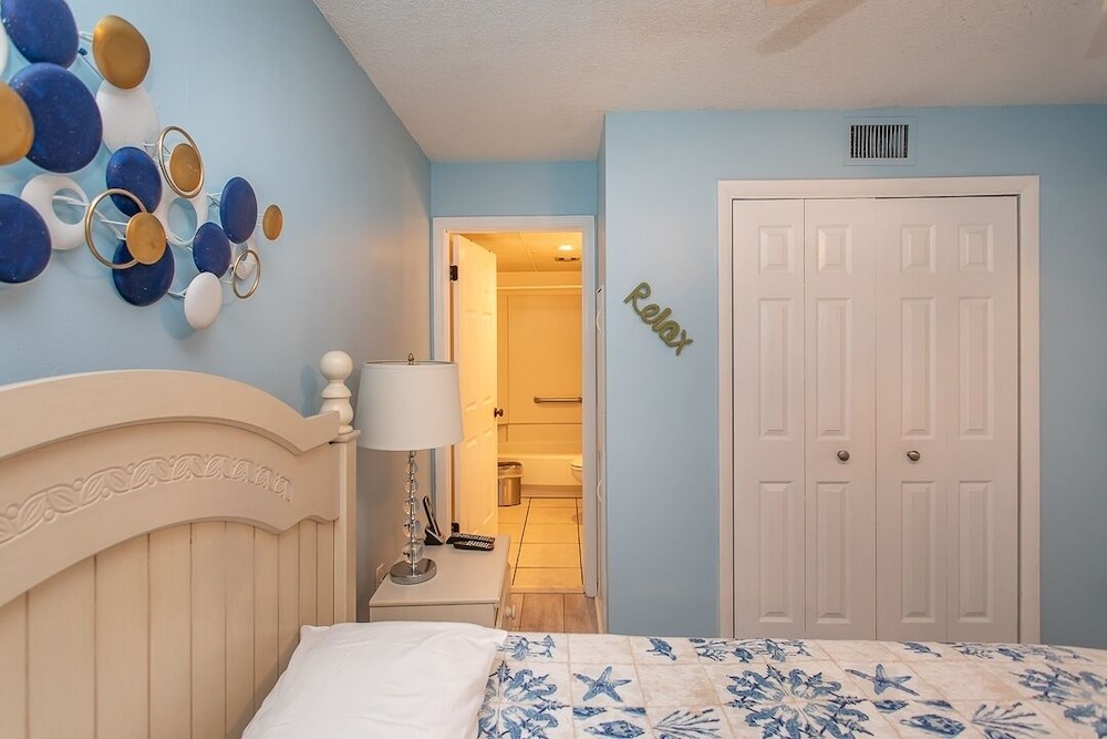 Condo, 1 Bedroom photo 2