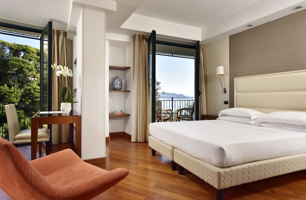 Deluxe Room, Partial Sea View - Photo 1