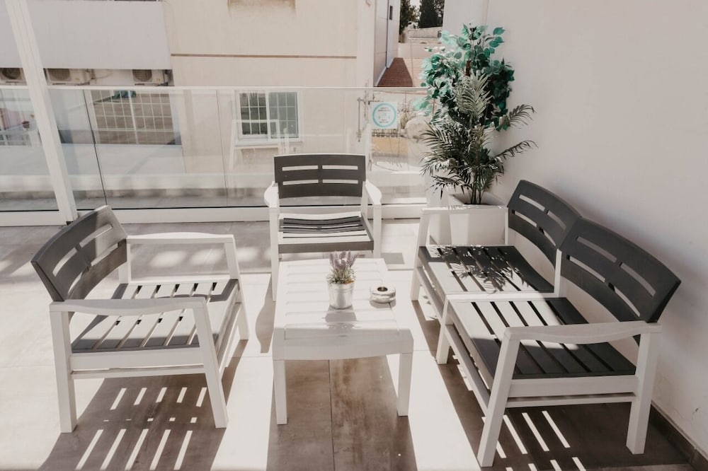 Double Room, Balcony, Partial Sea View - Photo 21