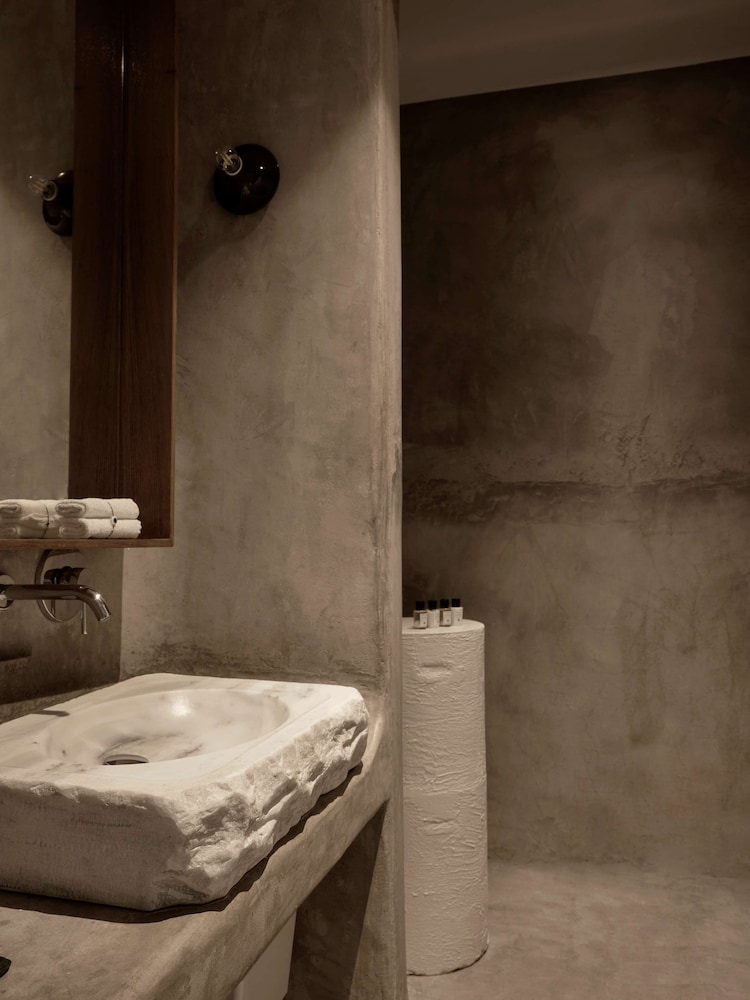 Deluxe Sunset & Sea View Suite