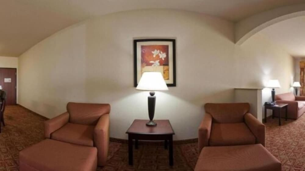 Suite, Multiple Beds, Non Smoking photo 3