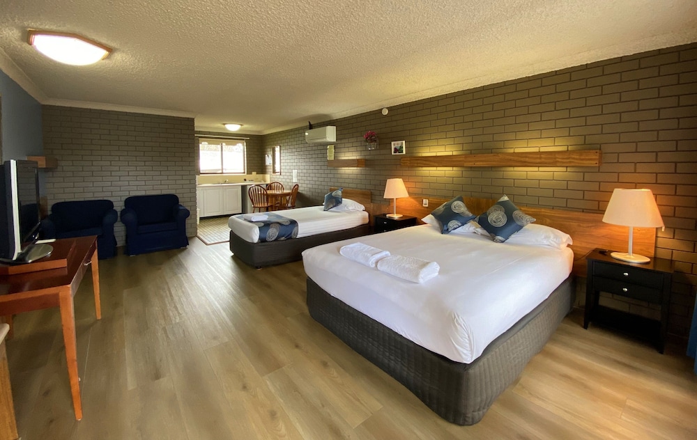 Senior Double or Twin Room, 1 Bedroom, Accessible, Garden View photo 2