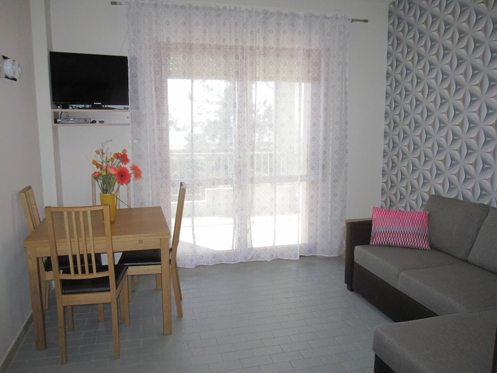 Apartment, 2 Bedrooms, Balcony, Garden View