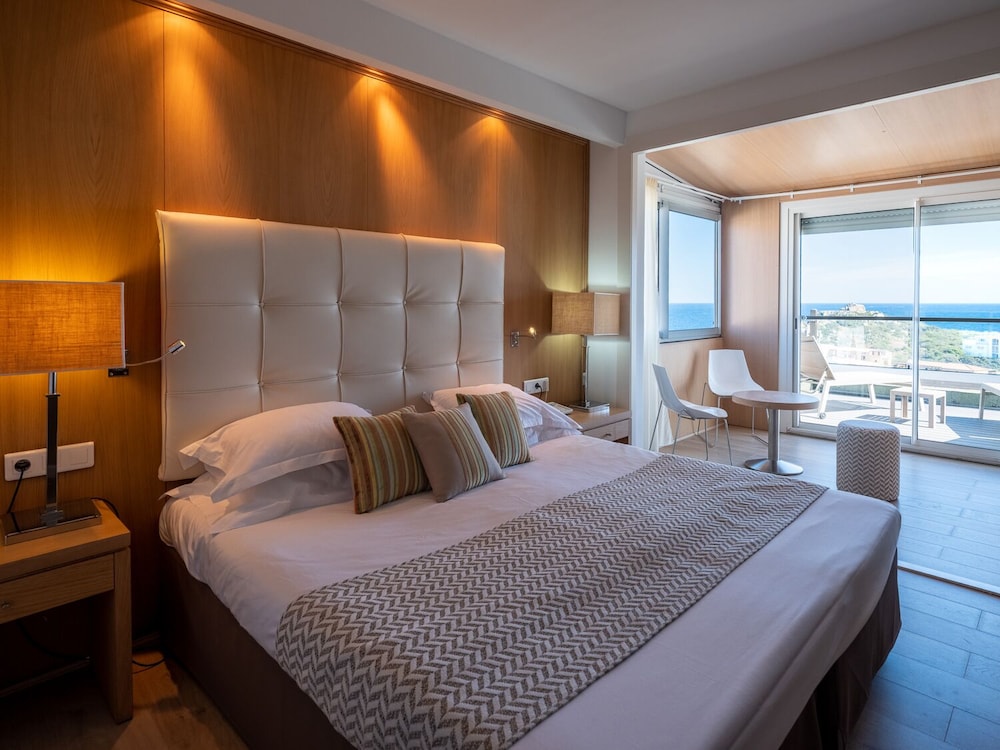 Room L+ sup -Terrasse Vue mer-24 m²- Lit Double / Lits Jumeaux