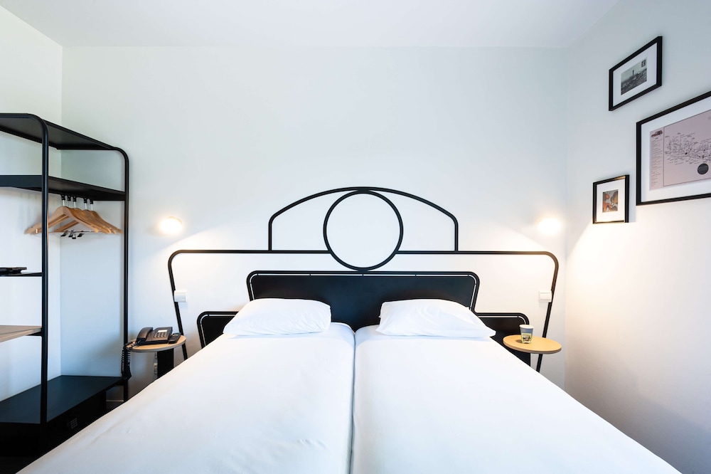 Standard Room, 2 Twin Beds - Photo 3