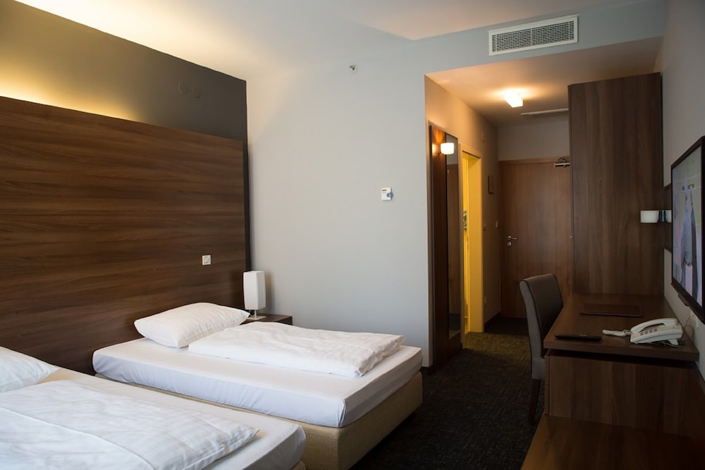 Comfort Twin Room photo 3
