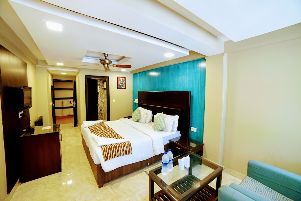 Deluxe Room - Photo 10