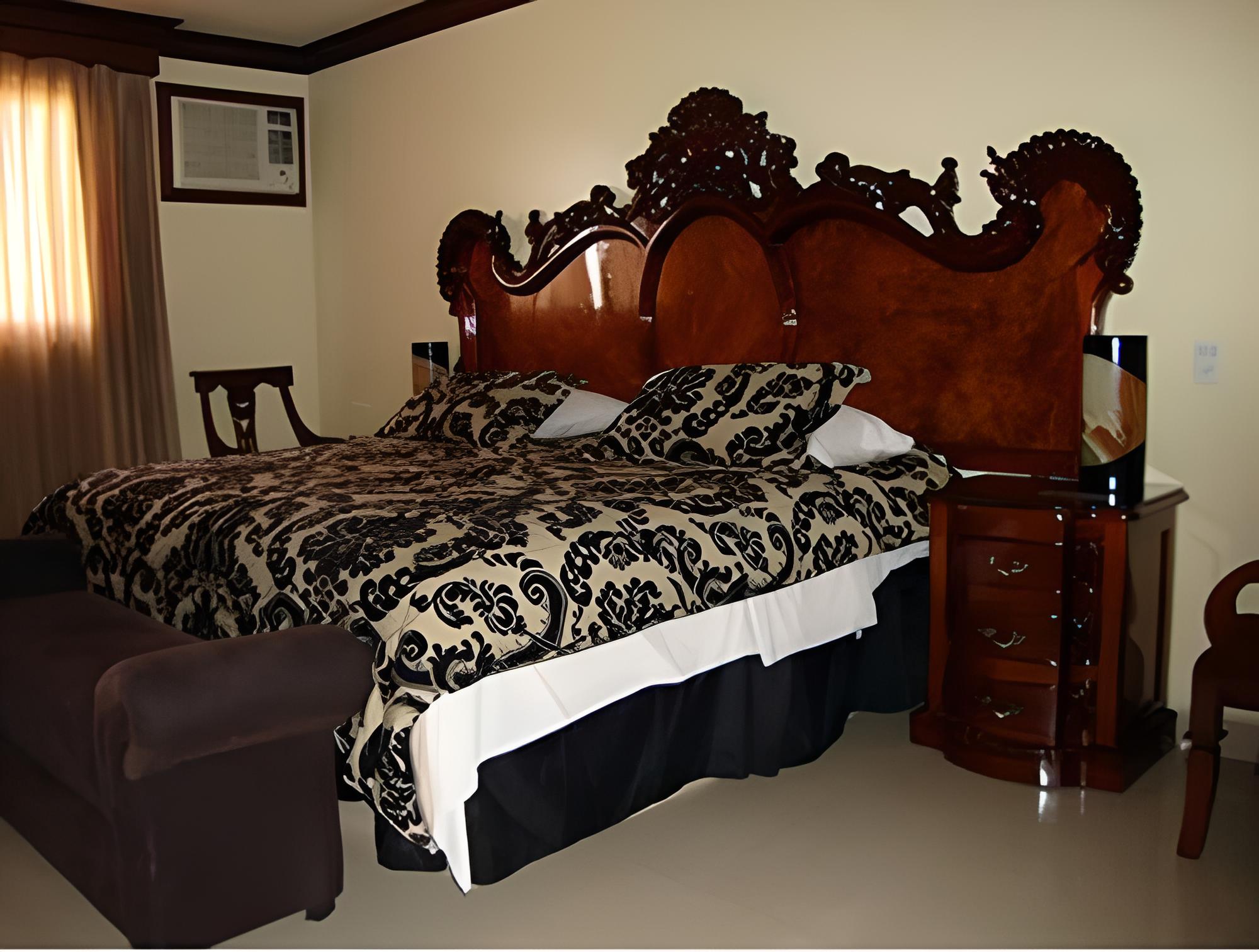 Junior Suite, 1 King Bed photo 2