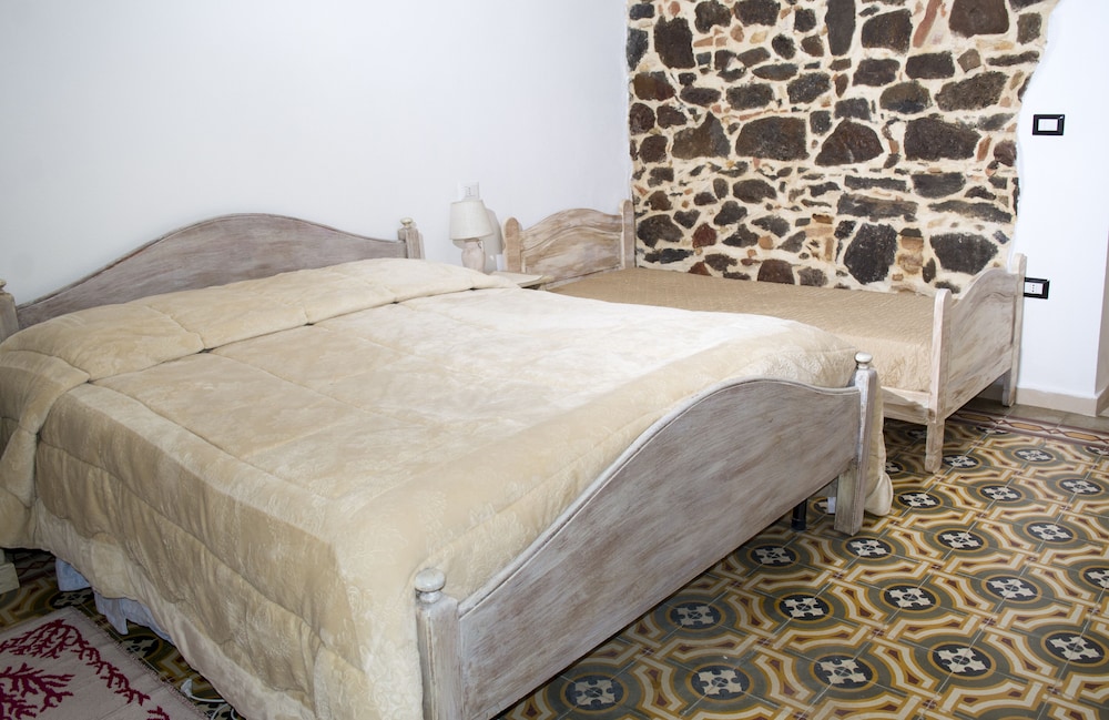 Basic Triple Room