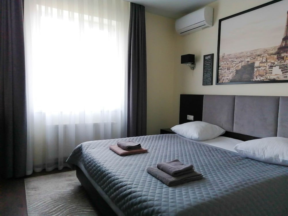 Executive Suite, 2 Bedrooms, Refrigerator photo 2