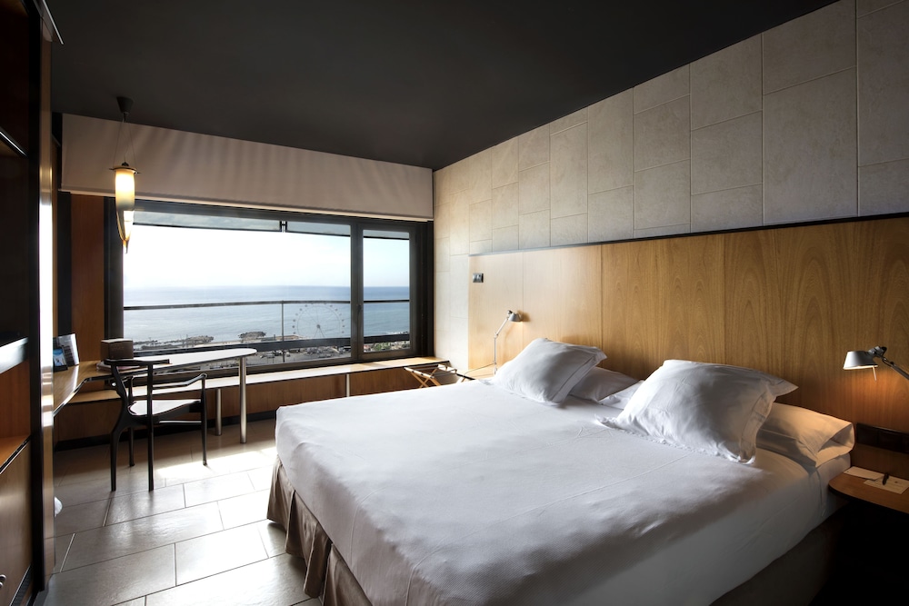 Double Room Single Use, Sea View thumbnail 6