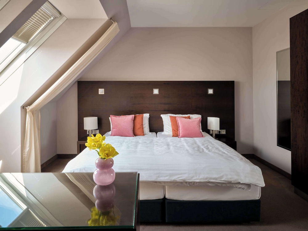 Signature Suite