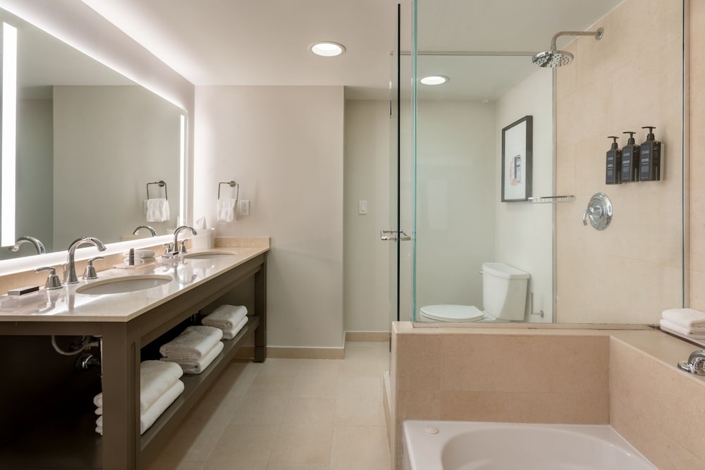 Executive Suite, 1 Bedroom, City View - Photo 5