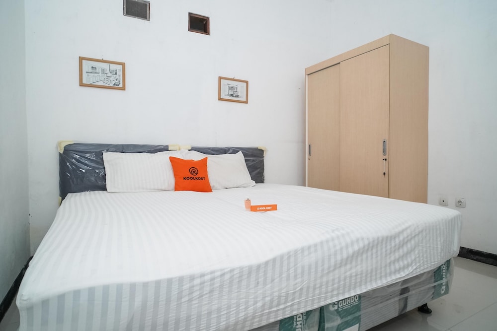 Standard Double Room (without A/C) photo 1