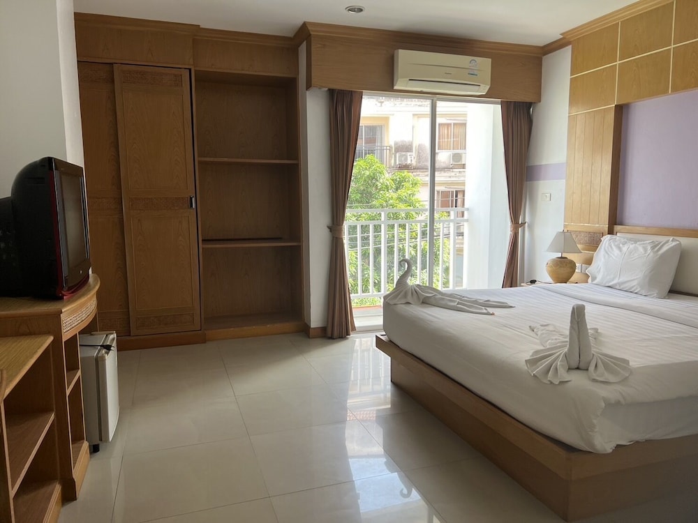 Deluxe Double Room, 1 Bedroom - Photo 2