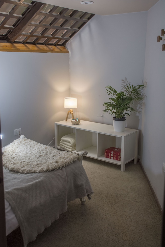Economy Single Room, Shared Bathroom photo 1